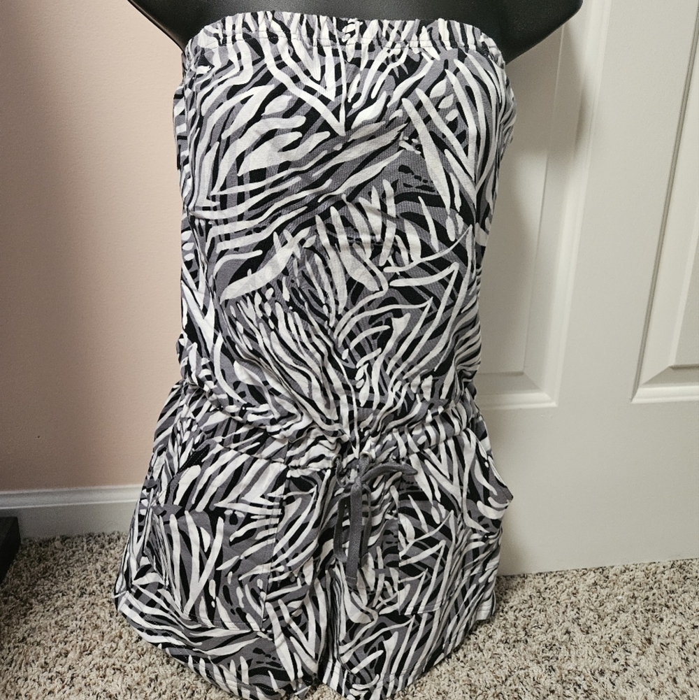New York & Company Strapless Zebra Print Romper